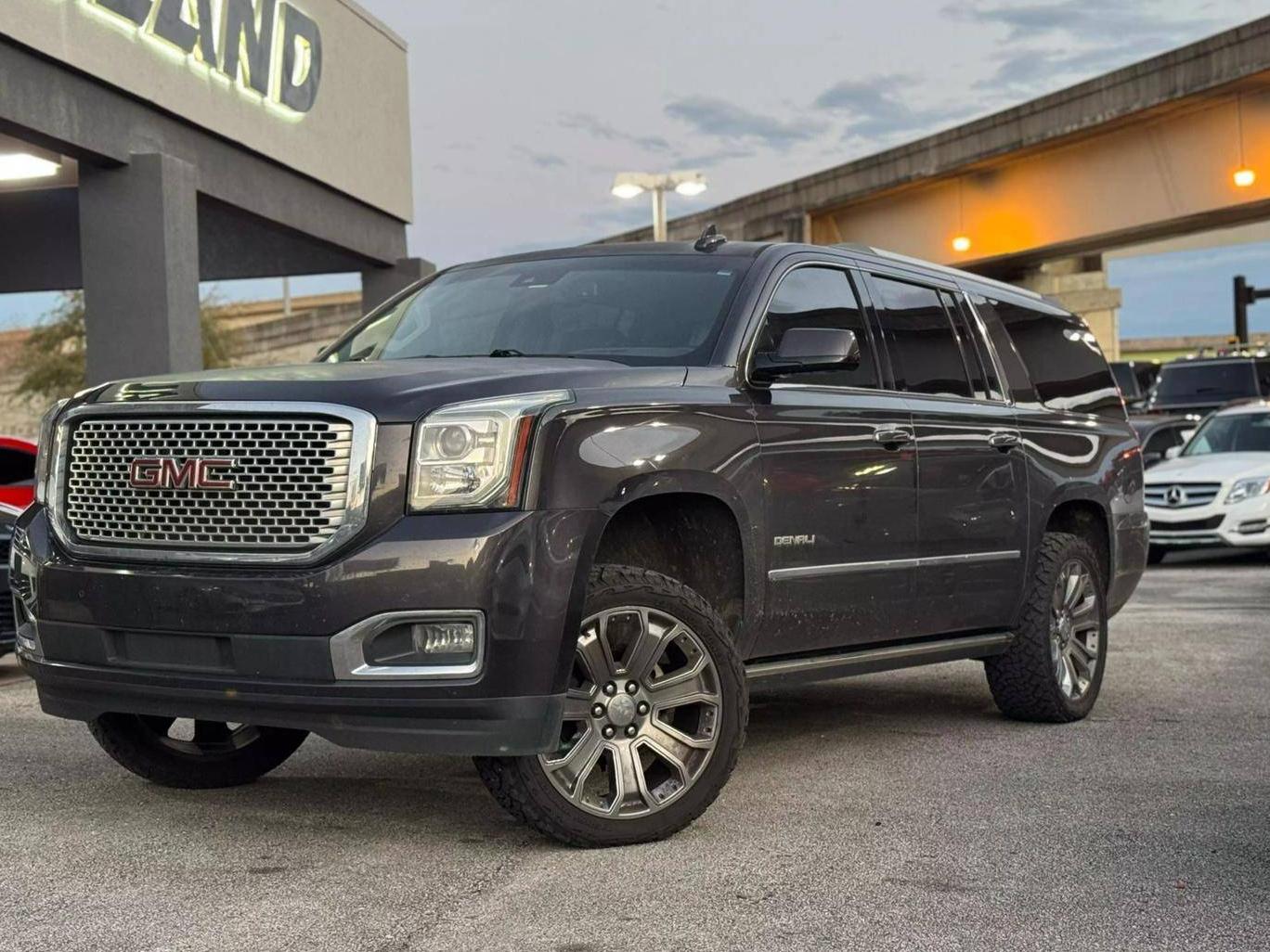 GMC YUKON XL 2016 1GKS1HKJ0GR394961 image